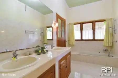 Vakantiehuis Indonesië, Bali, Air Sanih villa Villa Kembang Sepatu Badkamer1