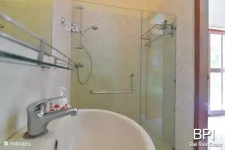 Vakantiehuis Indonesië, Bali, Air Sanih villa Villa Kembang Sepatu Badkamer2