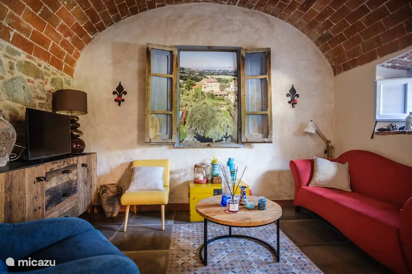 Sala de estar con zona de estar.