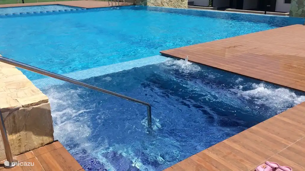 The jacuzzi in operation ;-)