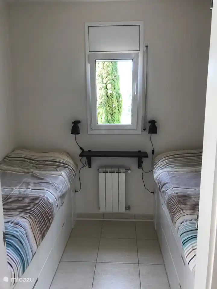 Chambre enfants avec deux lits (70x195 cm)