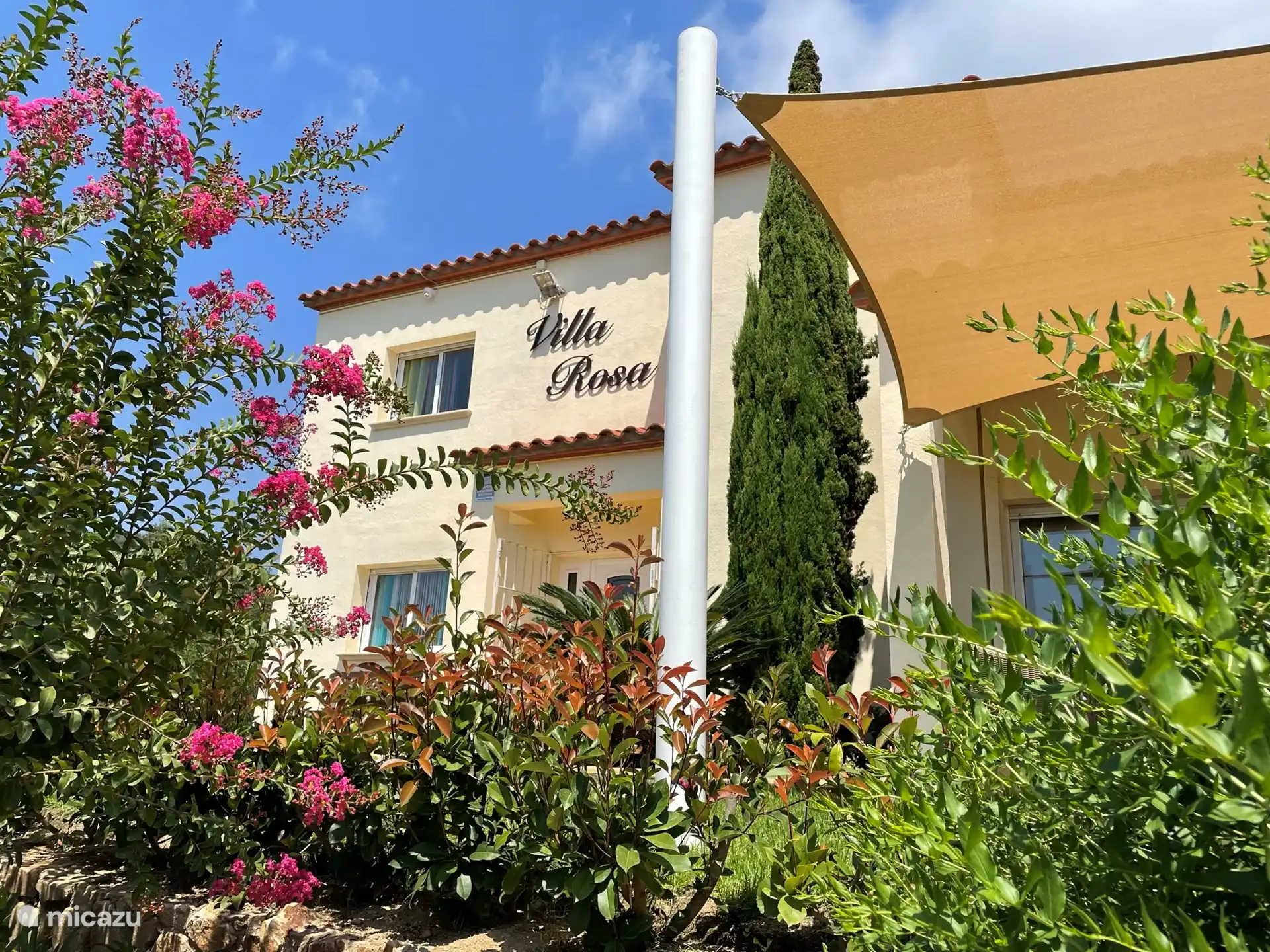 Vue de la porte d'entrée