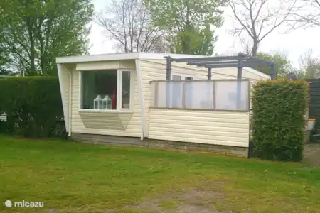 Vakantiehuis Nederland, Friesland, Makkum chalet Chalet K29 in Makkum Vooraanzicht