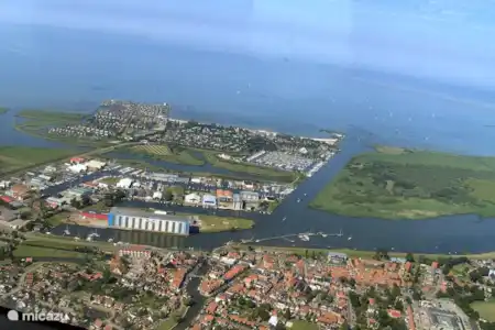 Vakantiehuis Nederland, Friesland, Makkum chalet Chalet K29 in Makkum luchtfoto