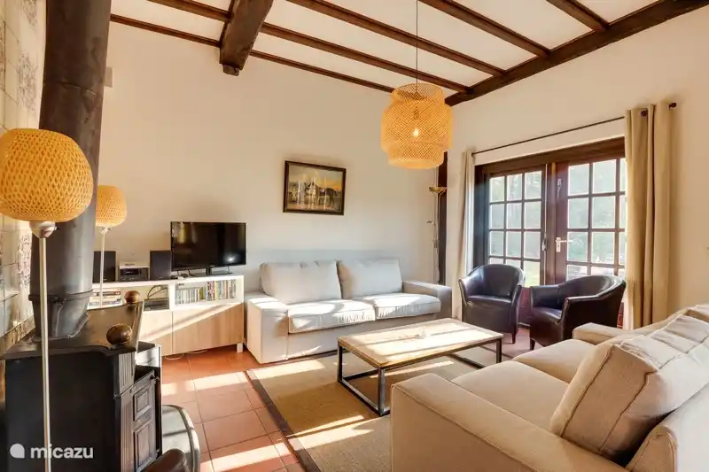 Zitkamer met openslaande tuindeuren