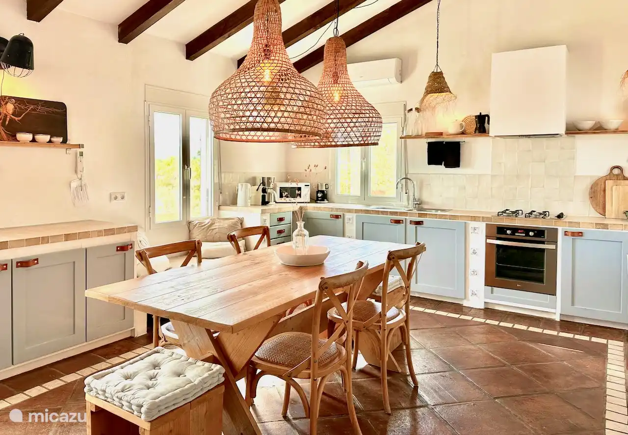 Offene Küche mit Essbereich