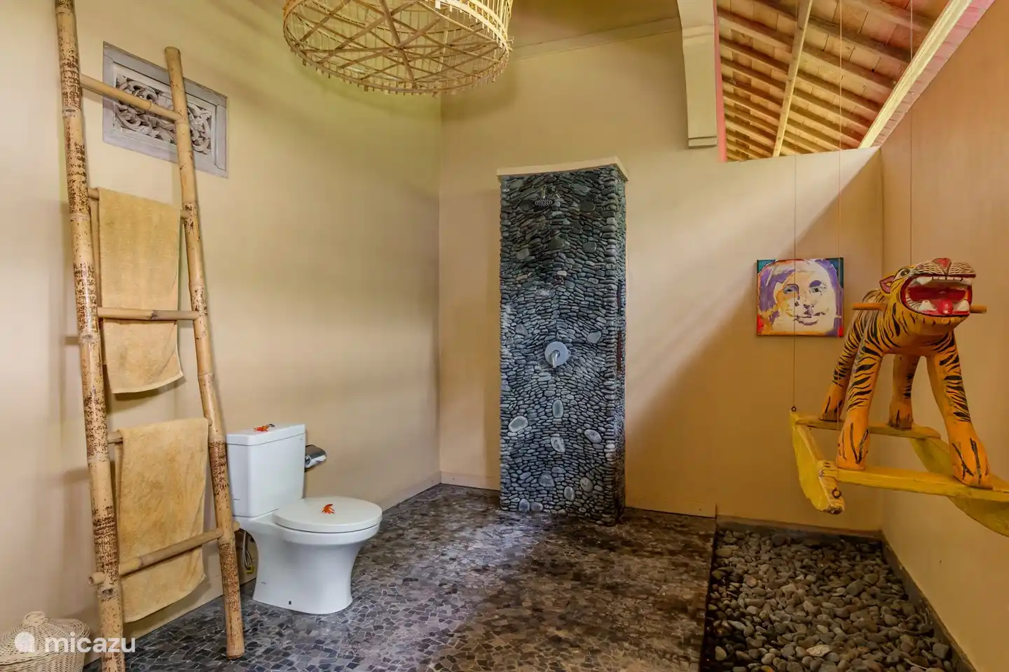 Baño al dormitorio principal