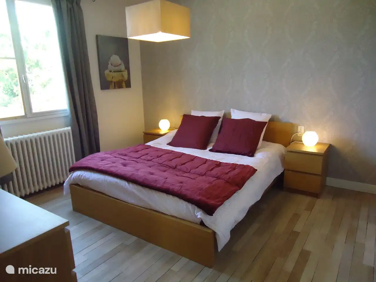 Schlafzimmer im Obergeschoss mit Einbauschrank