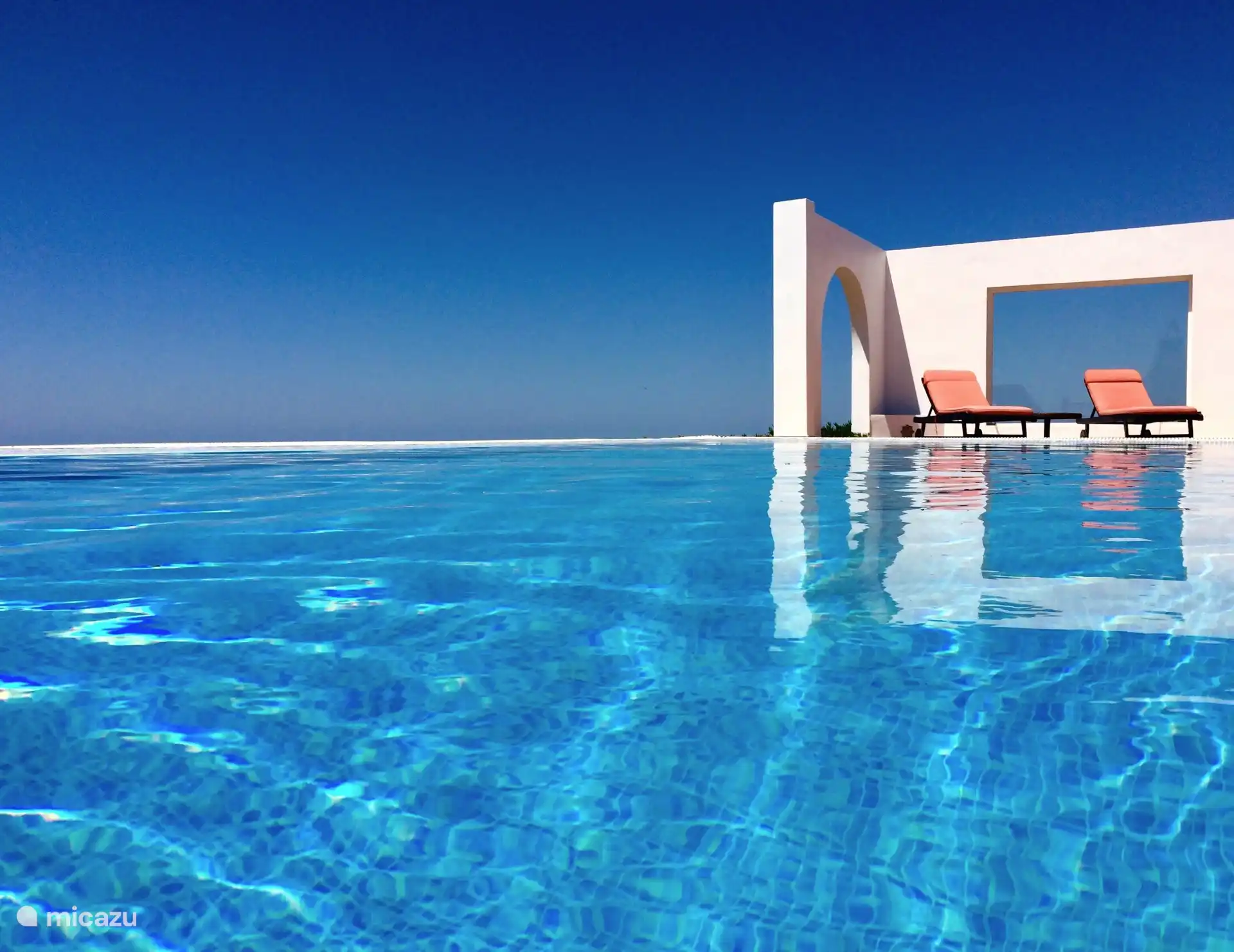 Piscina infinita - privada - vista al mar de 180 grados