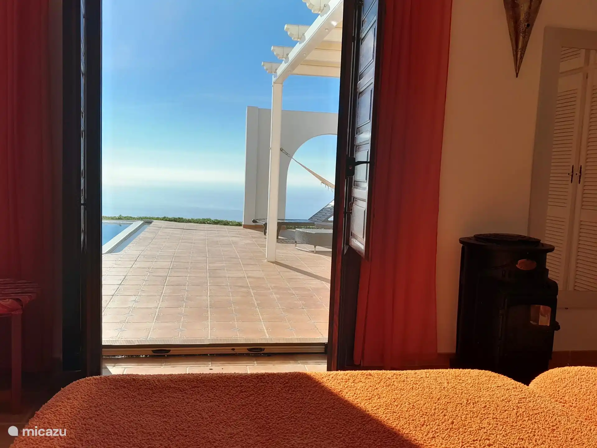 Vista al mar desde el Amanecer