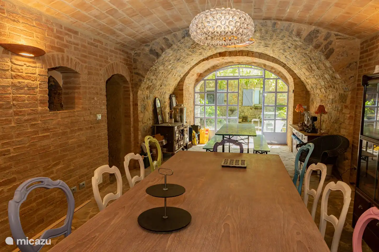 im Fall von Regen, findet der  table d'hôte in dieser Grotte statt