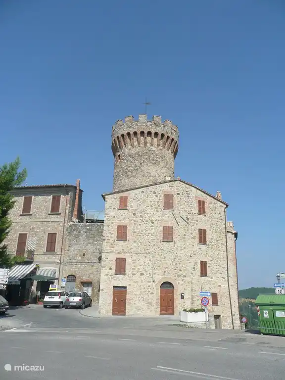 die Rocca (Wehrturm) von Ficulle, unserem Dorf