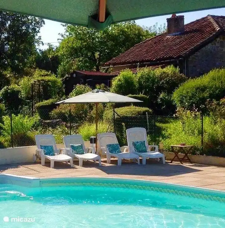 Glamping Family Room de Rozentuin in France, Charente, Mazières - Apartment
