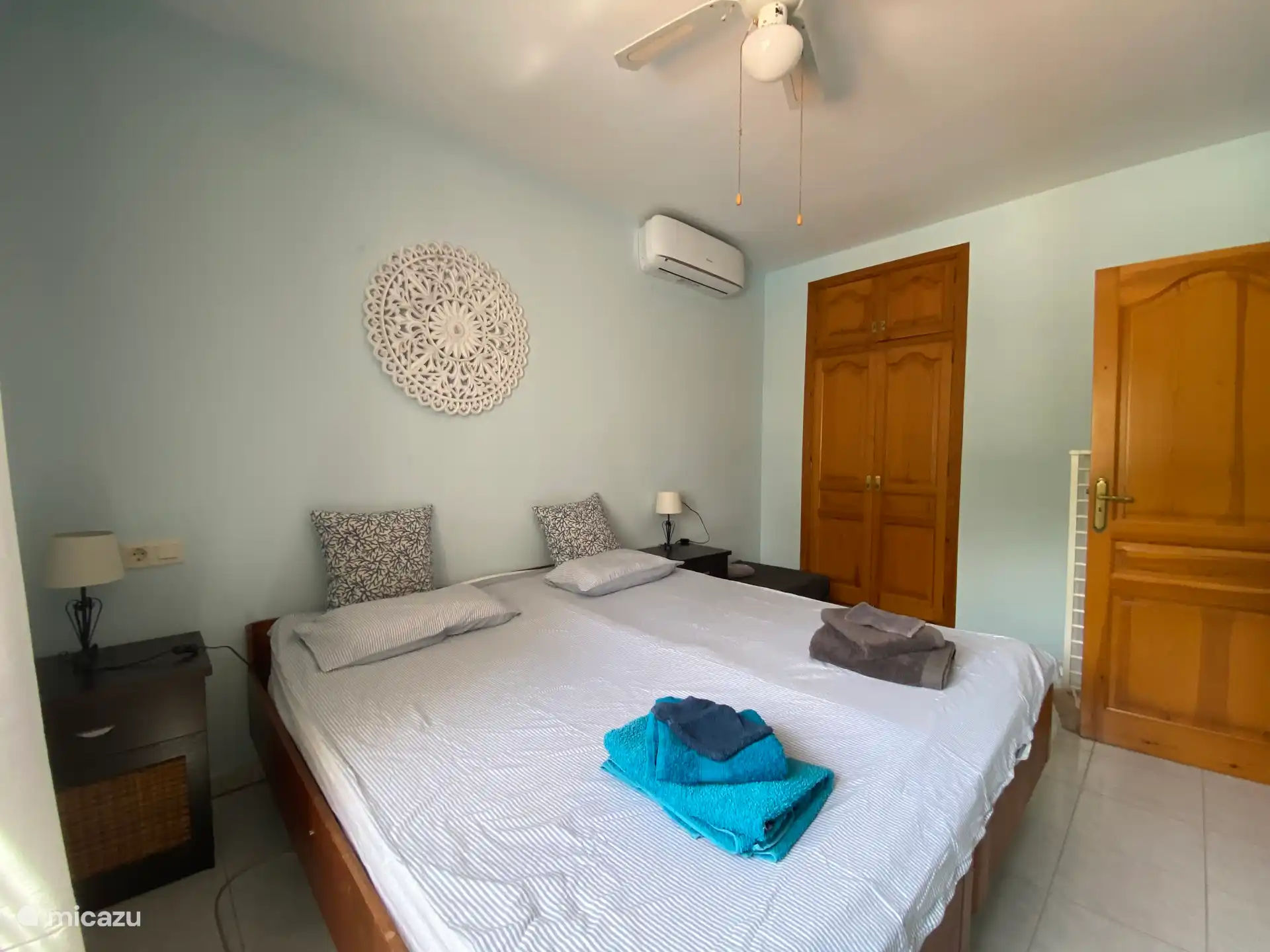 dormitorio 3 con cuna para bebés 