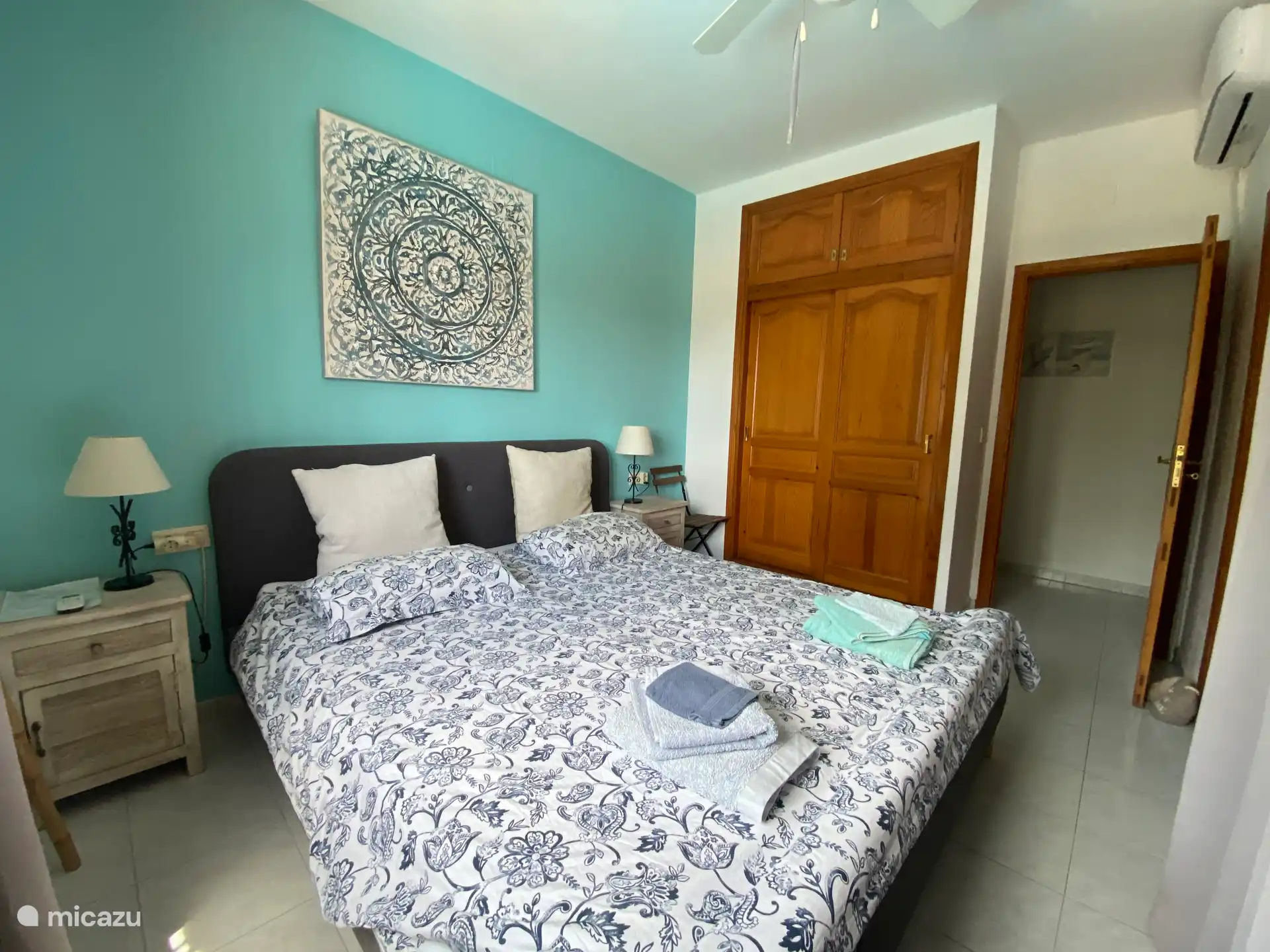 dormitorio 1 con baño en suite