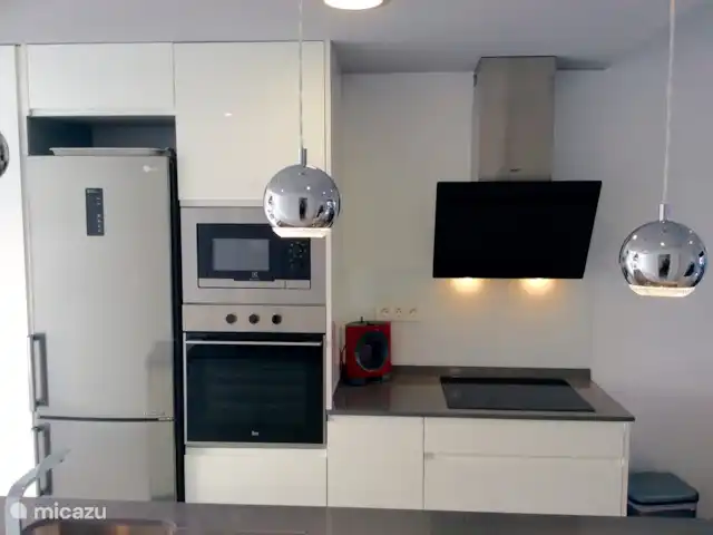 apartamento en España, Costa Cálida, Lo Pagán – pueblo del sol Cocina abierta con todas las necesidades.