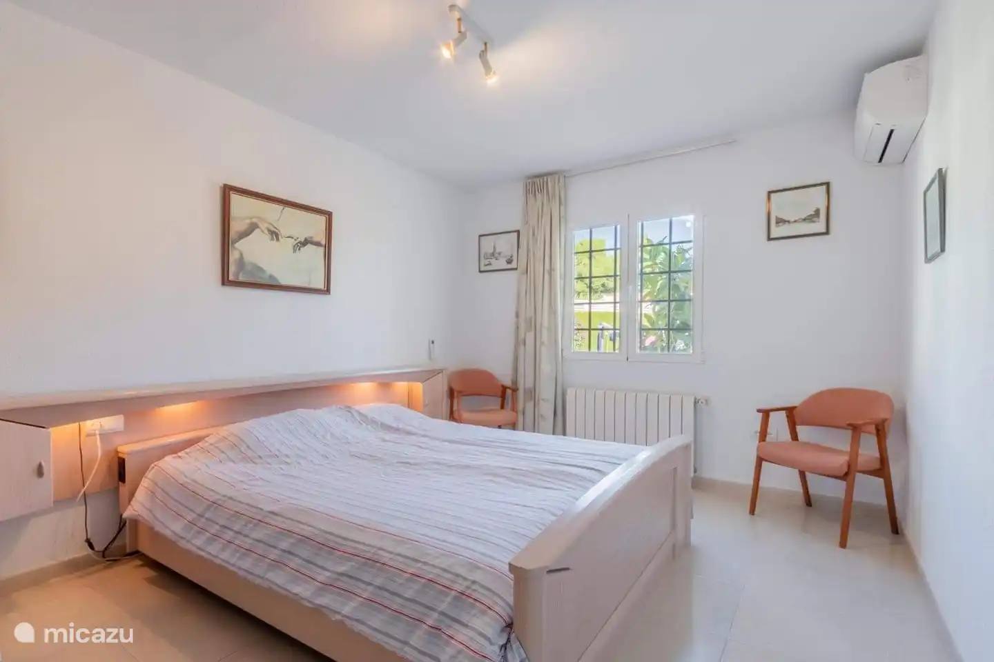 amplio 2do dormitorio con aire acondicionado