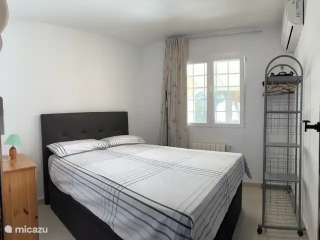 Villa Lauwers en España, Costa Blanca, La Nucía - villa 3er dormitorio con cama doble y aire acondicionado.