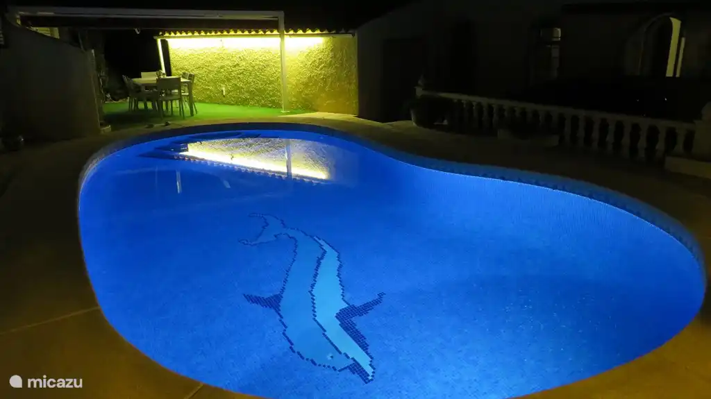 iluminación de piscinas y jardines