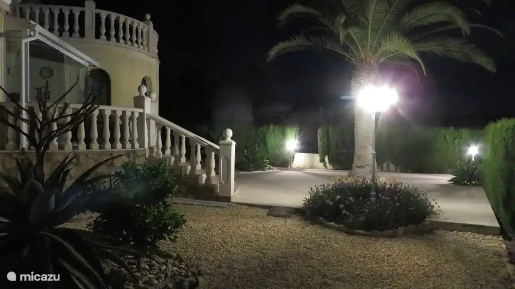 iluminación del jardín