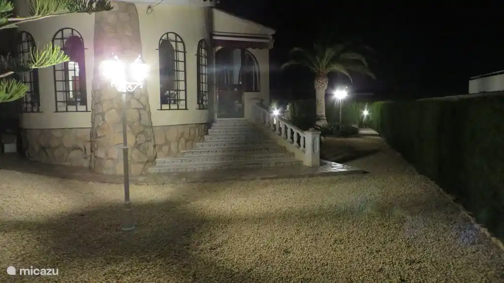 iluminación del jardín