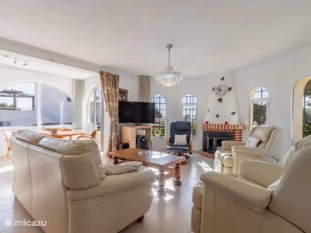 Villa Lauwers en España, Costa Blanca, La Nucía - villa salón muy luminoso con aire acondicionado, placas de infrarrojos, TV satélite