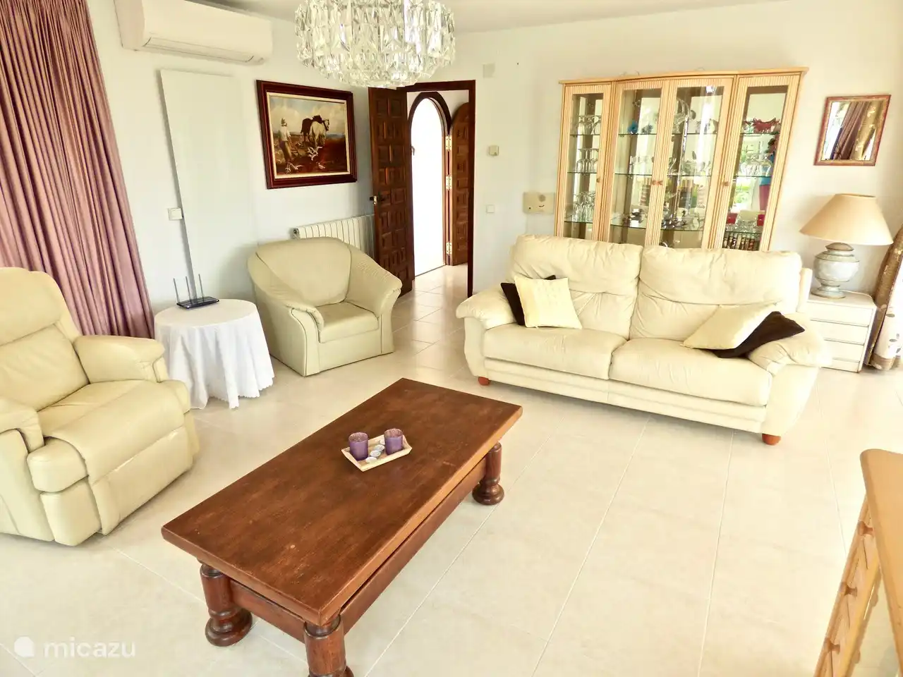 comedor con linda vista al exterior