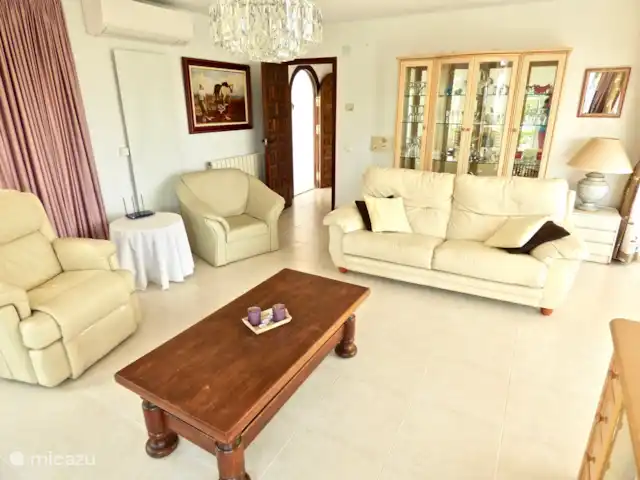 Villa Lauwers en España, Costa Blanca, La Nucía - villa comedor con linda vista al exterior