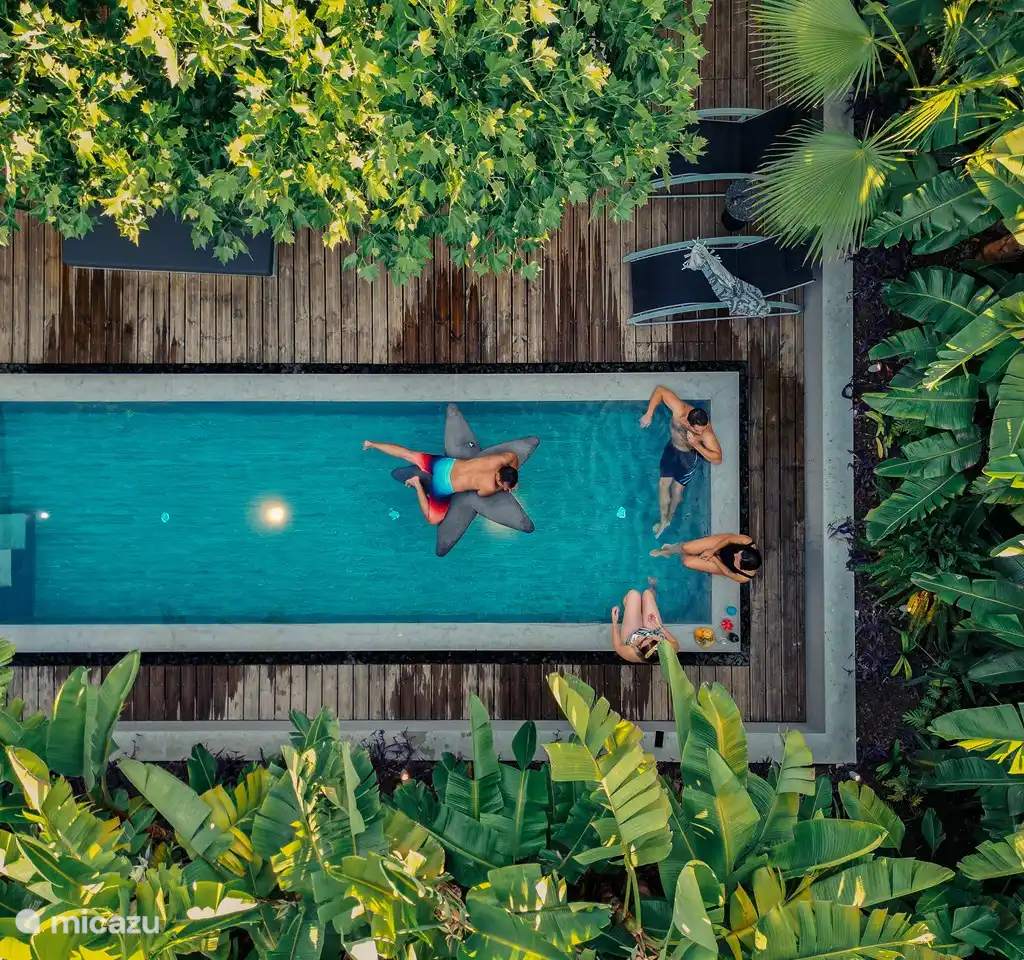 Casa BonTon-urban beach-townhouse