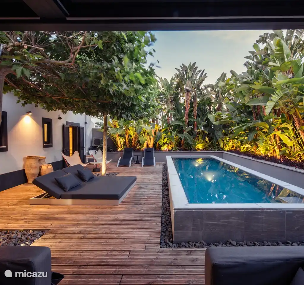 Casa BonTon-urban beach-townhouse