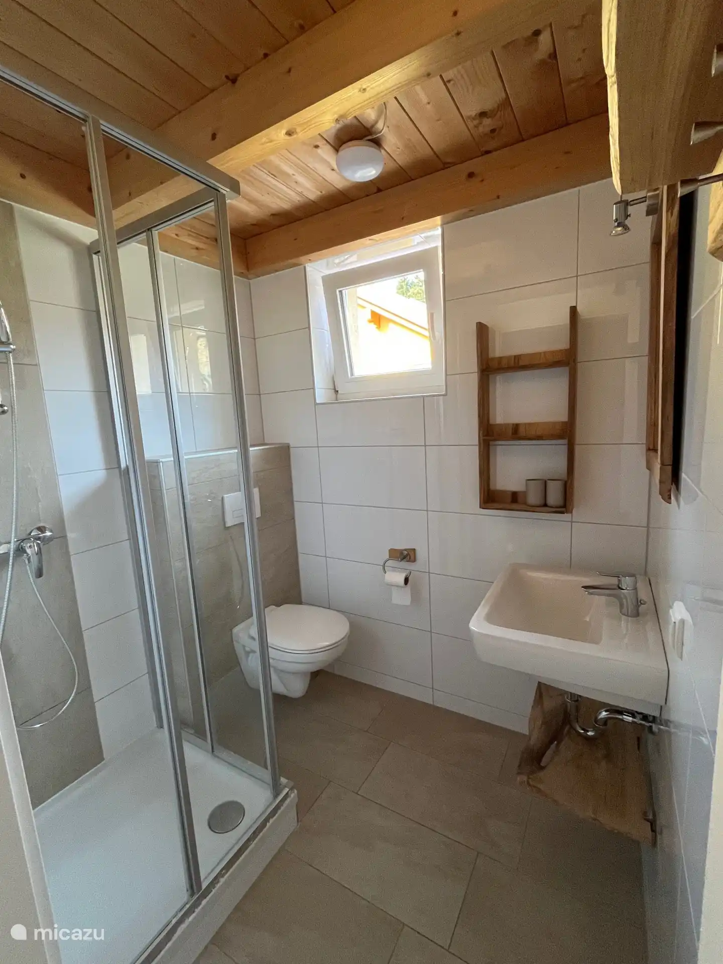 badkamer grenzend aan de zuid slaapkamer
