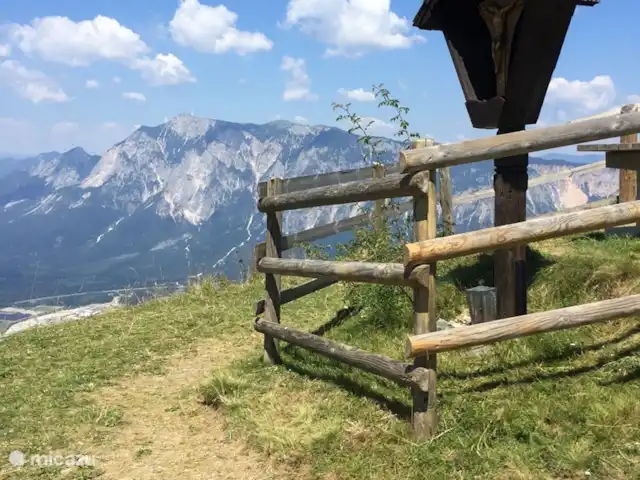 Berghaus Christel en Austria, Carintia, Arnoldstein - casa vacacional Si toma el ascensor, puede ver el Dobratsch al otro lado del valle desde Drielandenpunt. Esta es la vista impresionante