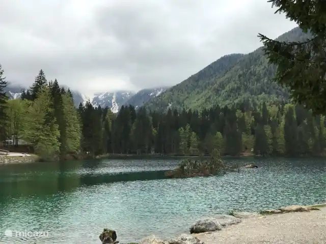 Berghaus Christel en Austria, Carintia, Arnoldstein - casa vacacional Este hermoso lago Lago di Fusini se encuentra justo al otro lado de la frontera con Italia. Una buena caminata que conduce a un segundo lago.