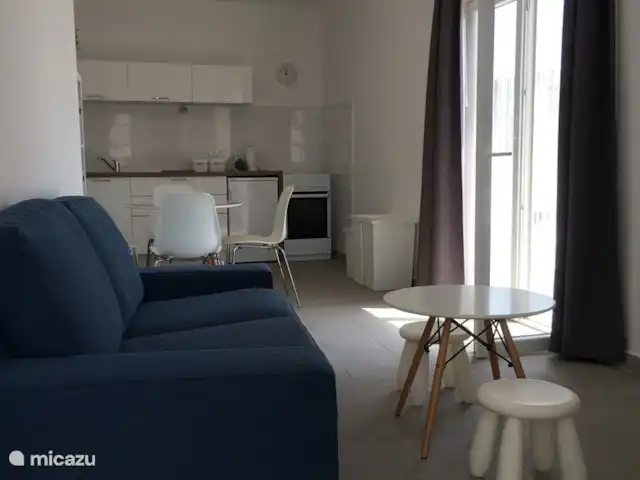 vakantiehuis huren in Kroatië, Dalmatië, Pirovac – Kuca lastavica Woonkamer + keuken.