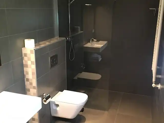 Villa Alegria huren in Spanje, Costa Brava, Santa Cristina d'Aro - villa Badkamer met inloop douche