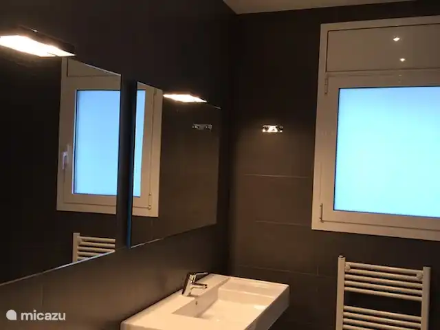Villa Alegria huren in Spanje, Costa Brava, Santa Cristina d'Aro - villa Badkamer met inloop douche