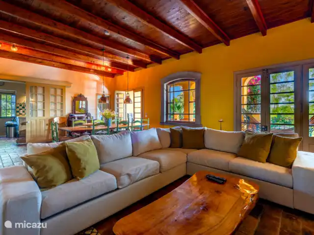 quinta amarela en Portugal, Algarve, Moncarapacho - villa Salón