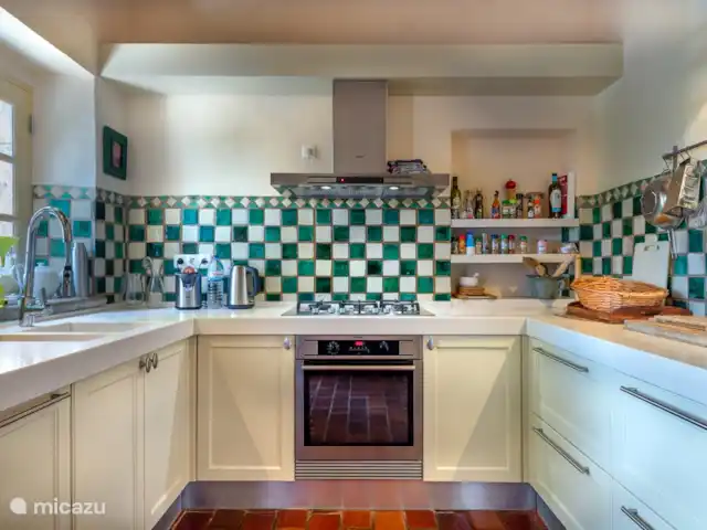 quinta amarela en Portugal, Algarve, Moncarapacho - villa cocina