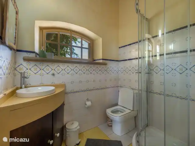 quinta amarela en Portugal, Algarve, Moncarapacho - villa baño en suite
