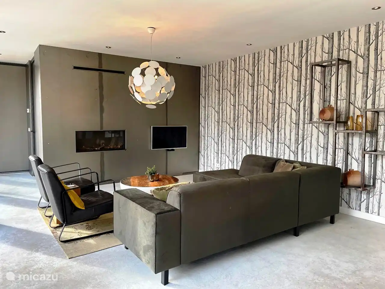 Wohnzimmer mit Gaskamin