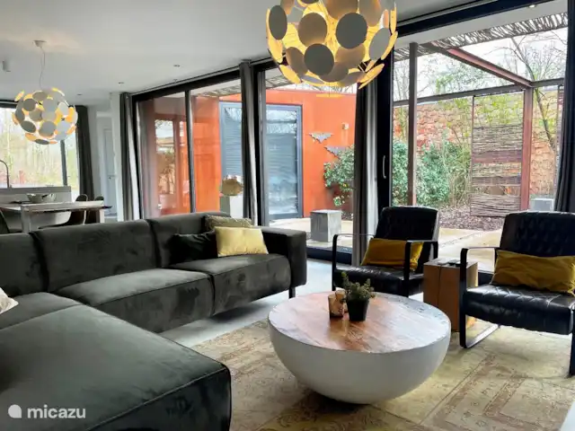 Maison forestière en acier | Pays-Bas, Brabant-Septentrional, Oosterhout - maison de vacances Salon donnant sur la terrasse