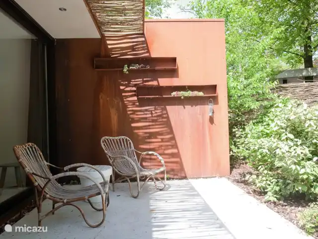 Maison forestière en acier | Pays-Bas, Brabant-Septentrional, Oosterhout - maison de vacances Terrasse à l'avant