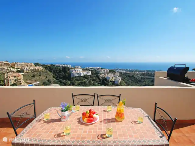 Nueva Calahonda 4 en España, Costa del Sol, Mijas Costa - penthouse ¡Cena al aire libre con una hermosa vista!