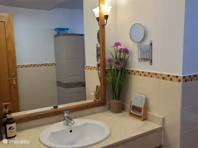 Nueva Calahonda 4 en España, Costa del Sol, Mijas Costa - penthouse Baño.