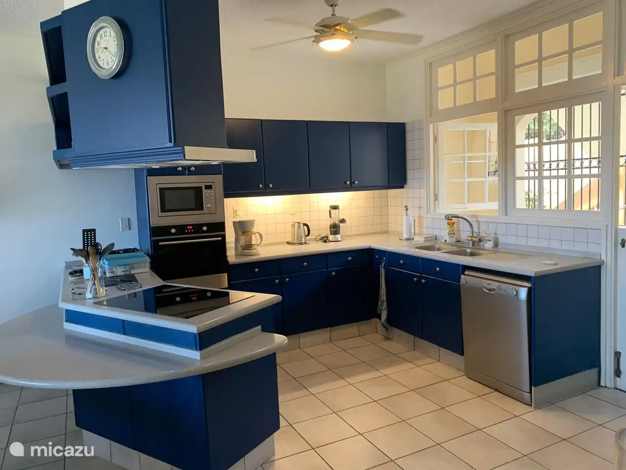 Cuisine avec équipement neuf