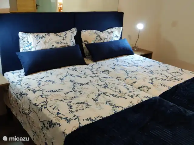 Royal Palm Resort Baie de Piscadera | Curaçao, Curaçao-Centre, Willemstad - appartement Chambre d'amis avec deux nouveaux lits simples et salle de bain attenante