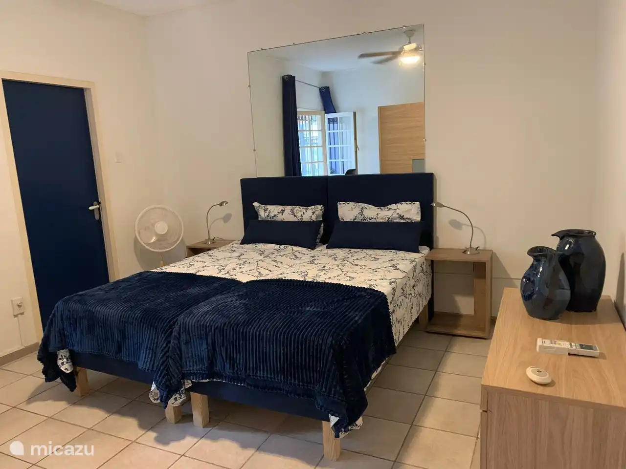 Chambre d'amis avec salle de bain spacieuse