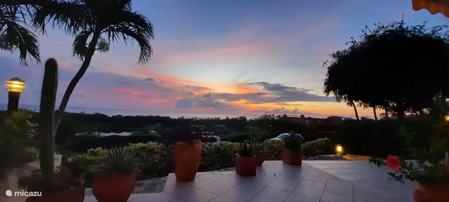 Coucher de soleil depuis la terrasse