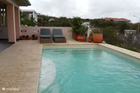 Ferienwohnung Bonaire, Bonaire, Sabadeco villa Cash Para Mira ligstoelen