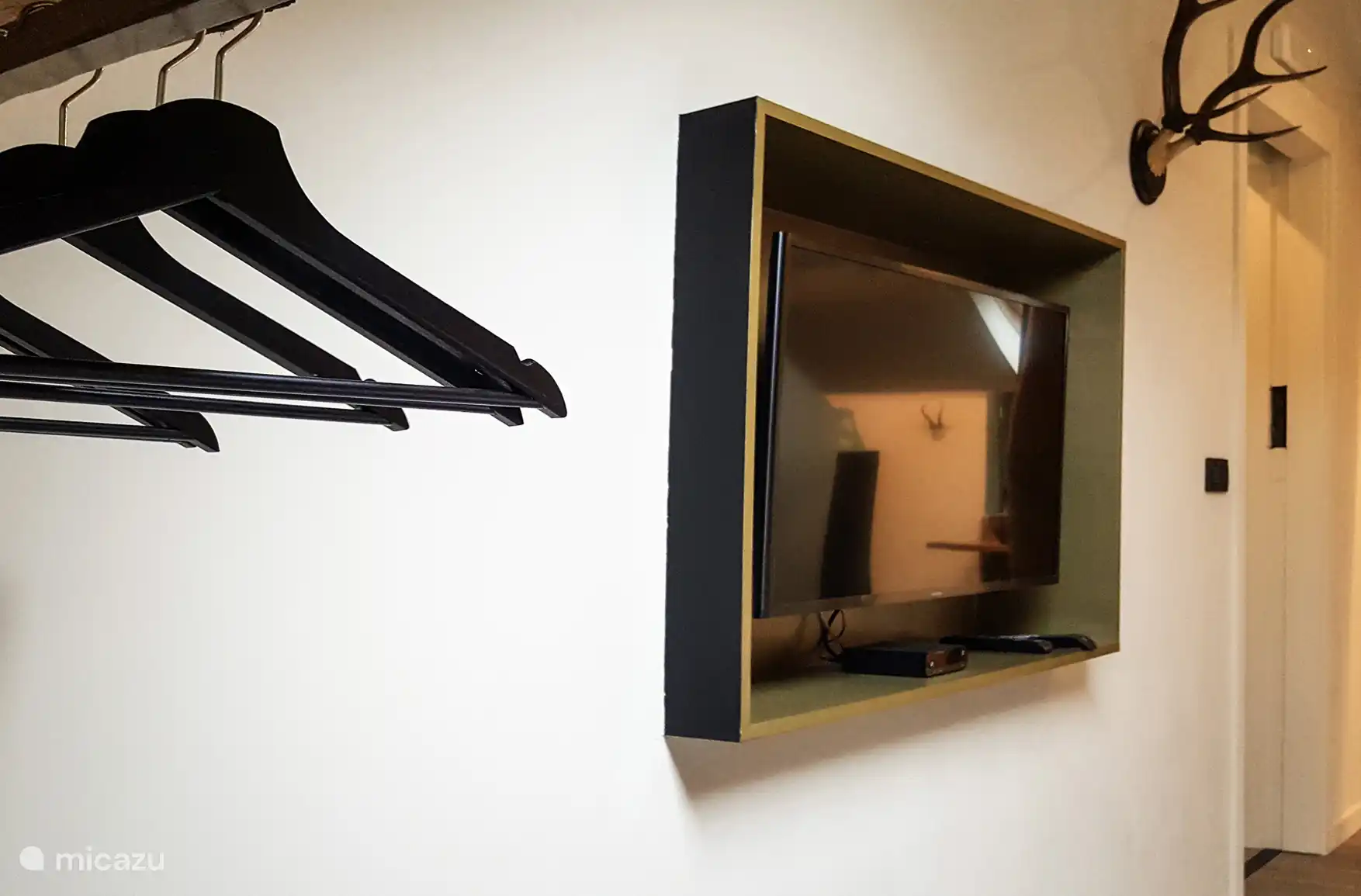 Beide slaapkamer op de 2e verdieping hebben een tv op de kamer.